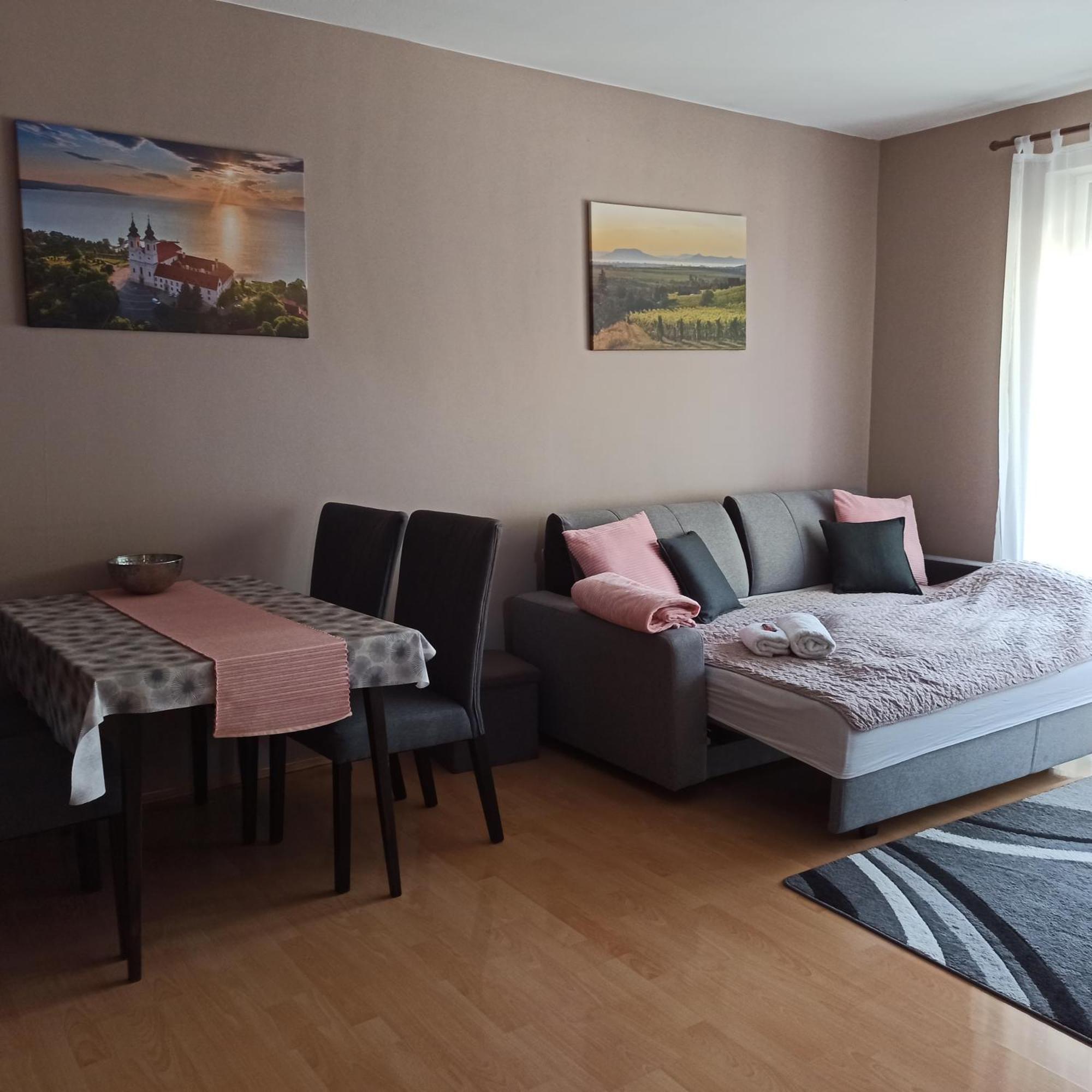 Peppy Apartment & Pool Balatonfüred Quarto foto